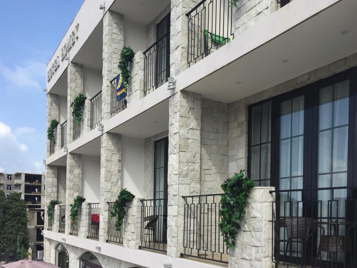 Hotel Homey 코불레티 외부 사진